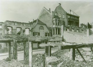 Die Oberstraße wurde bei den Luftangriffen heftig getroffen. Foto: Stadt Ratingen